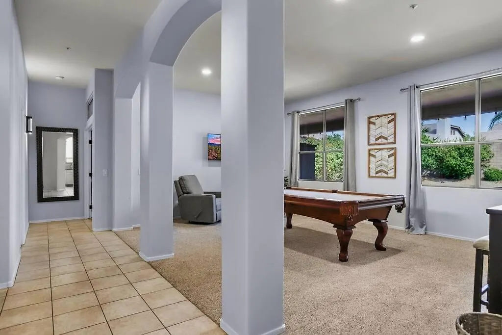 בית נופש הוילה סקוטסדייל Amazing Backyard, Private Pool, Pool Table, 5 Beds